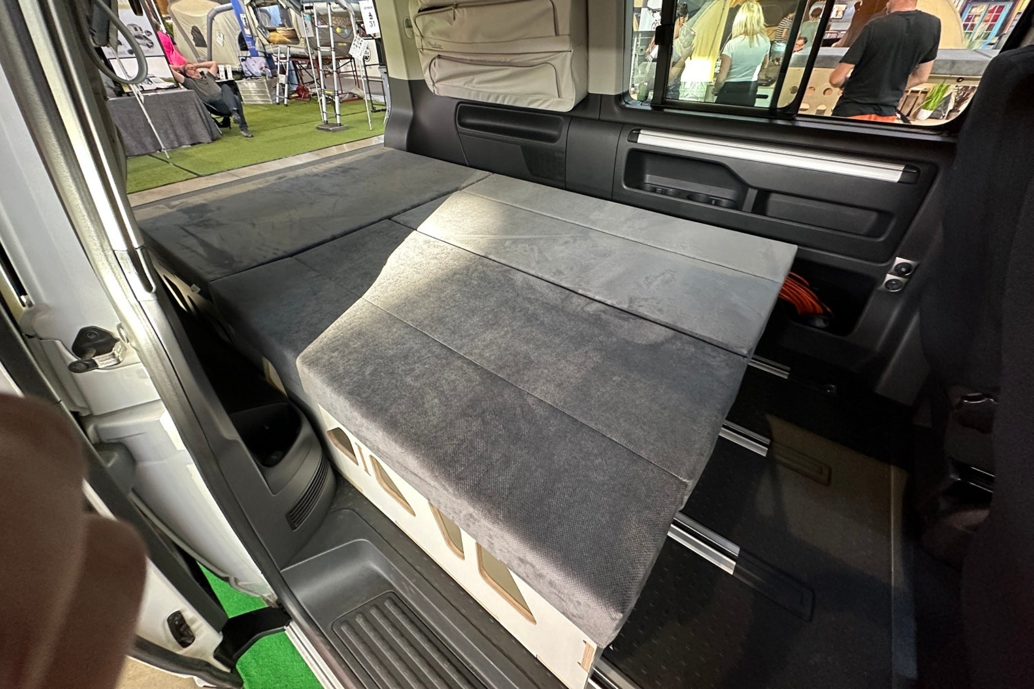 Moonbox Campingbox mit Tisch Van/Bus 124cm Modify Weiß
